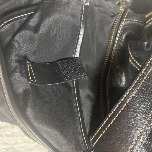 Wilson leather Black Leather Hobo Bag stitching accents & antique tone hardwares - Picture 14 of 14